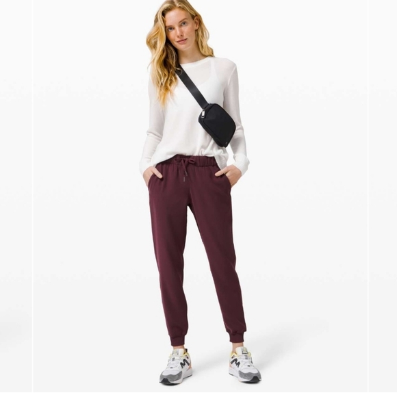 Lululemon On The Fly Jogger 28" Cassis - Picture 1 of 11